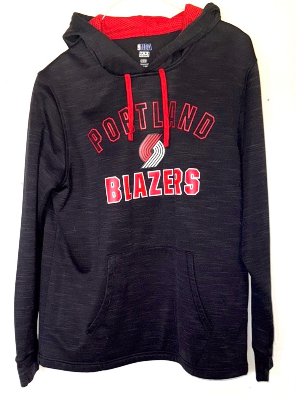 NBA 🏀 Portland Trailblazers 🌹 Men’s L Black and Red Hoodie BOGO Free